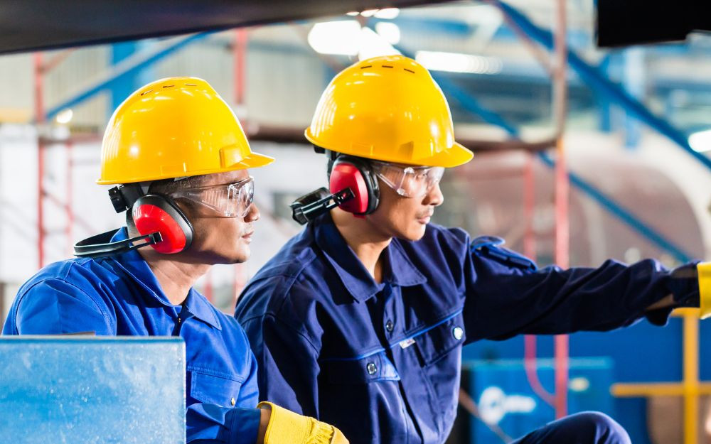 Why Heavy-Duty Work Benches Are Essential for Manufacturing Industries